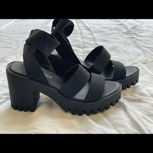 Madden Girl Sohoo platform sandal